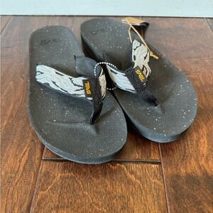 Teva Women's ReFlip Flip Flops Black/White Womens‎ Size 8 New with tags